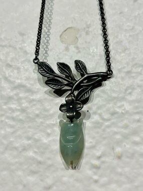 Vintage 925 Sterling Silver Branch Pendant Necklace with Jade Gemstone Accent